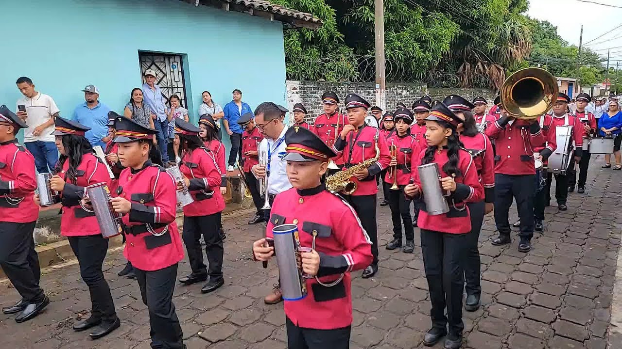 En vivo | Desfile del Centro Escolar de Yucuaiquín, en celebración de los 204 años de independencia