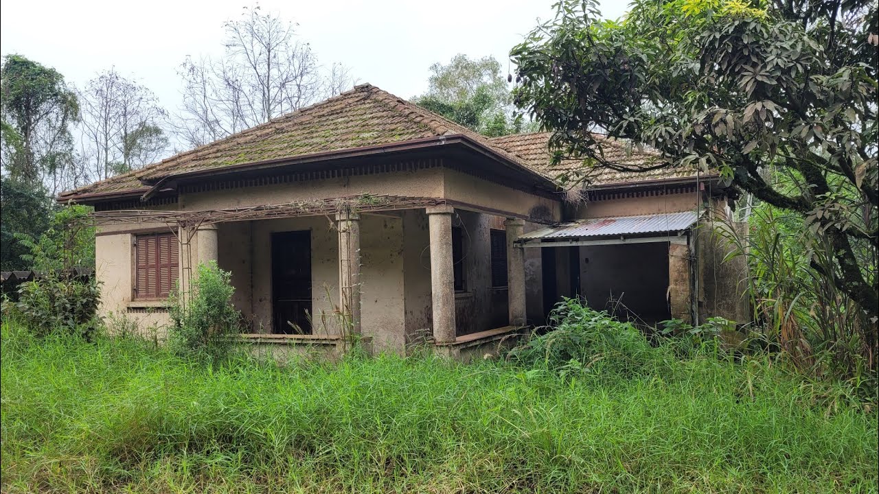MISTERIOSA CASA ABANDONADA COM CORRENTES ENORMES NAS PORTAS E UM PORÃO ASSUSTADOR! 😱
