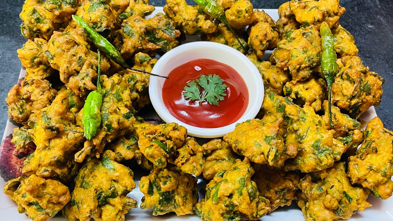 झटपट तयार होणारे पौष्टिक पालक भजी | Palak Pakoda recipe |  Spinach Pakora #palakpakode