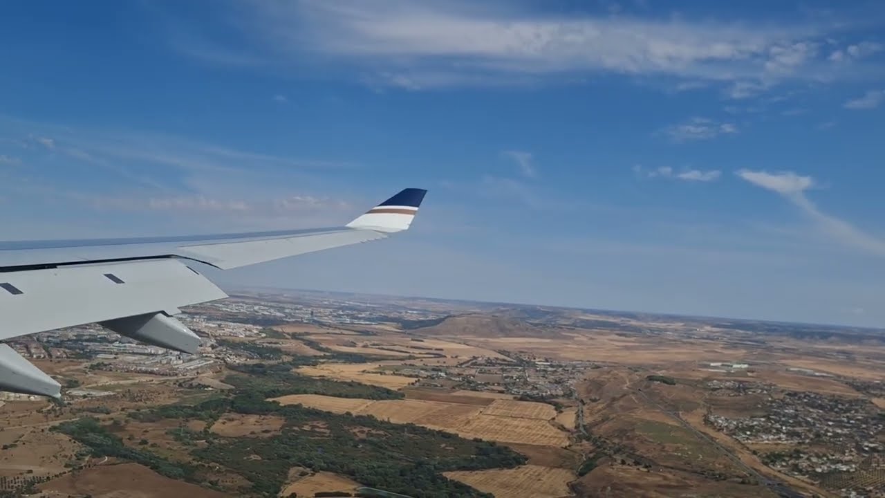 Lainding in Madrid (Spain 🇪🇸) on a Privilege Style Airbus A330-200 aircraft