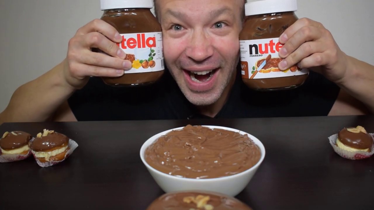 ASMR MUKBANG NUTELLA CREAM DEEP BIG BOSTON DONUT MINI BOSTON DONUTS NO TALKING FINGER EATING