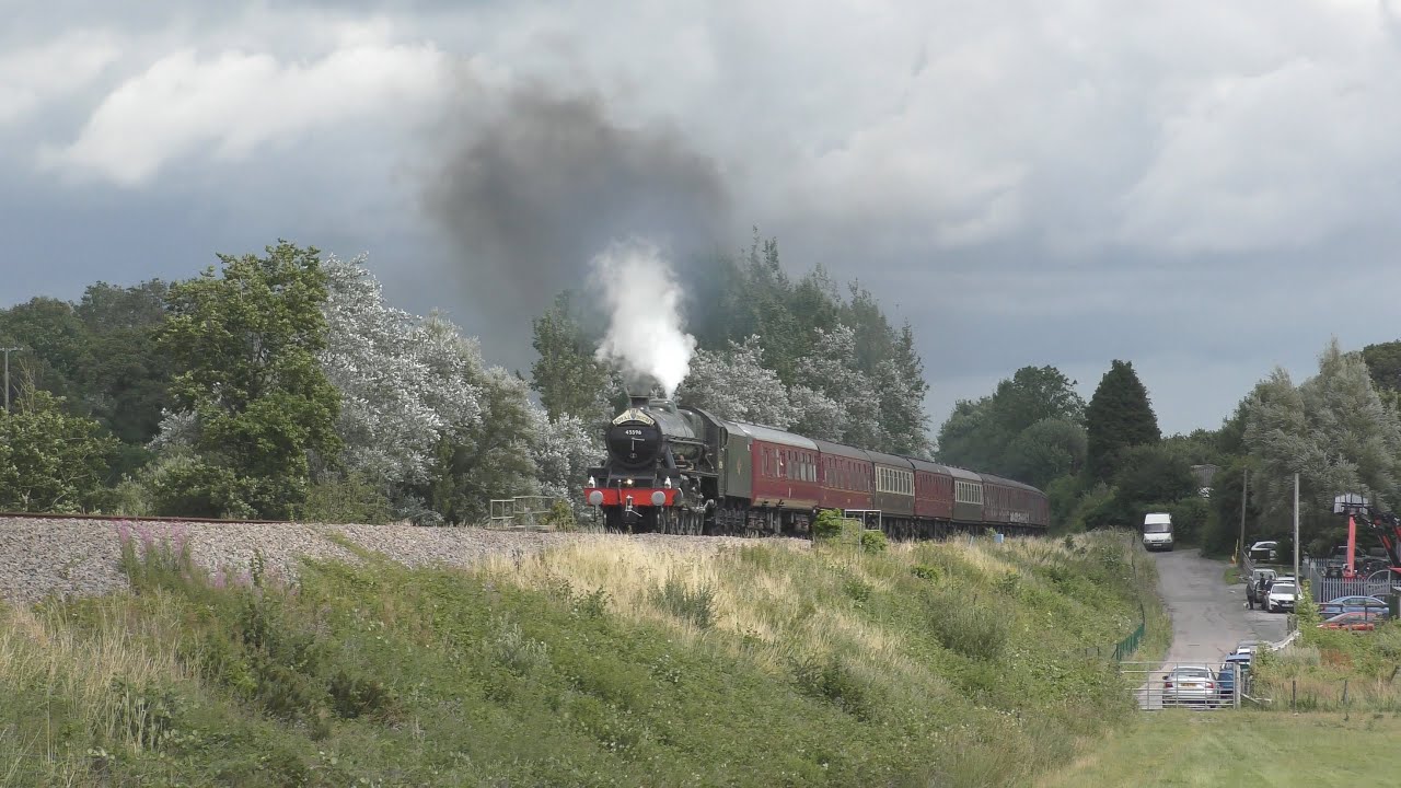 'History Maker' No.45596 'Bahamas' Slogs Over The Devon Banks - The Royal Duchy - 1/8/21