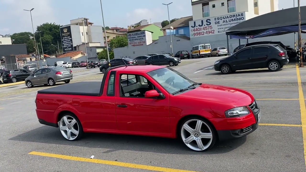 Saveiro G4 vermelha suspens&atilde;o a ar