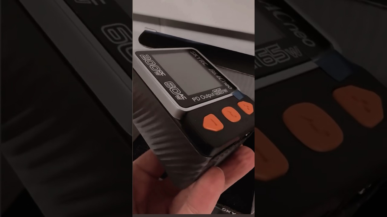 SkyRC B6AC Neo LiPo 1-6s #skyrc #4x4 #rcadventure #charger #rccar #skyrcb6acneo
