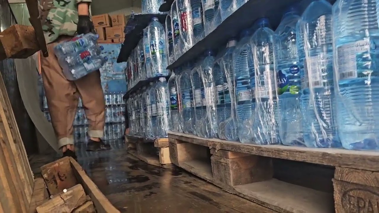 Loading Mineral Water Bottle onto a Mercedes-Benz 1924 Truck – Satisfying Process!#asmr #automobile