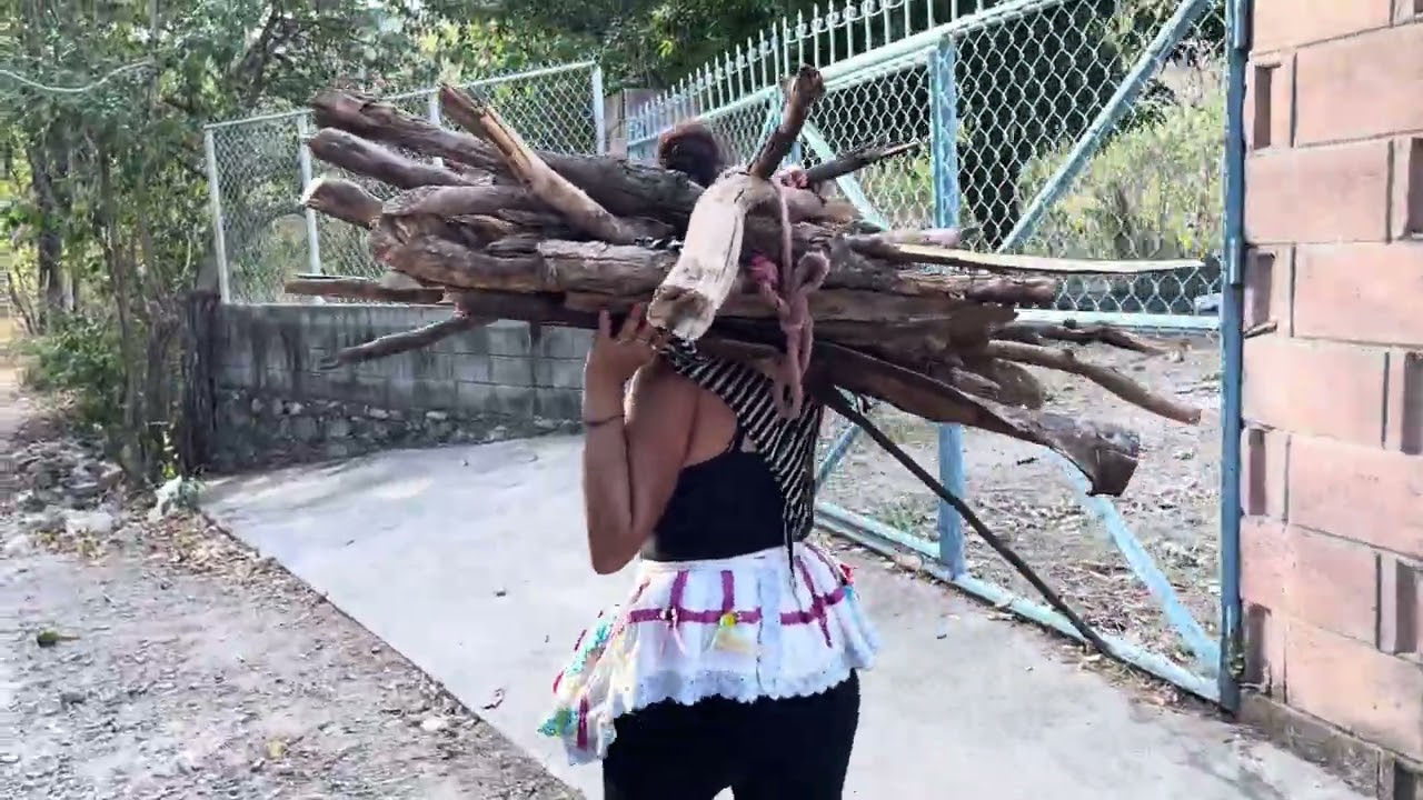 Ya para la casa 🏠 y llevamos leña 🪵 