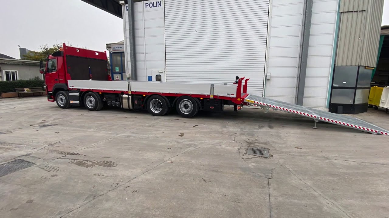 Volvo 420 4 assi - Cassone ribassato con rampa