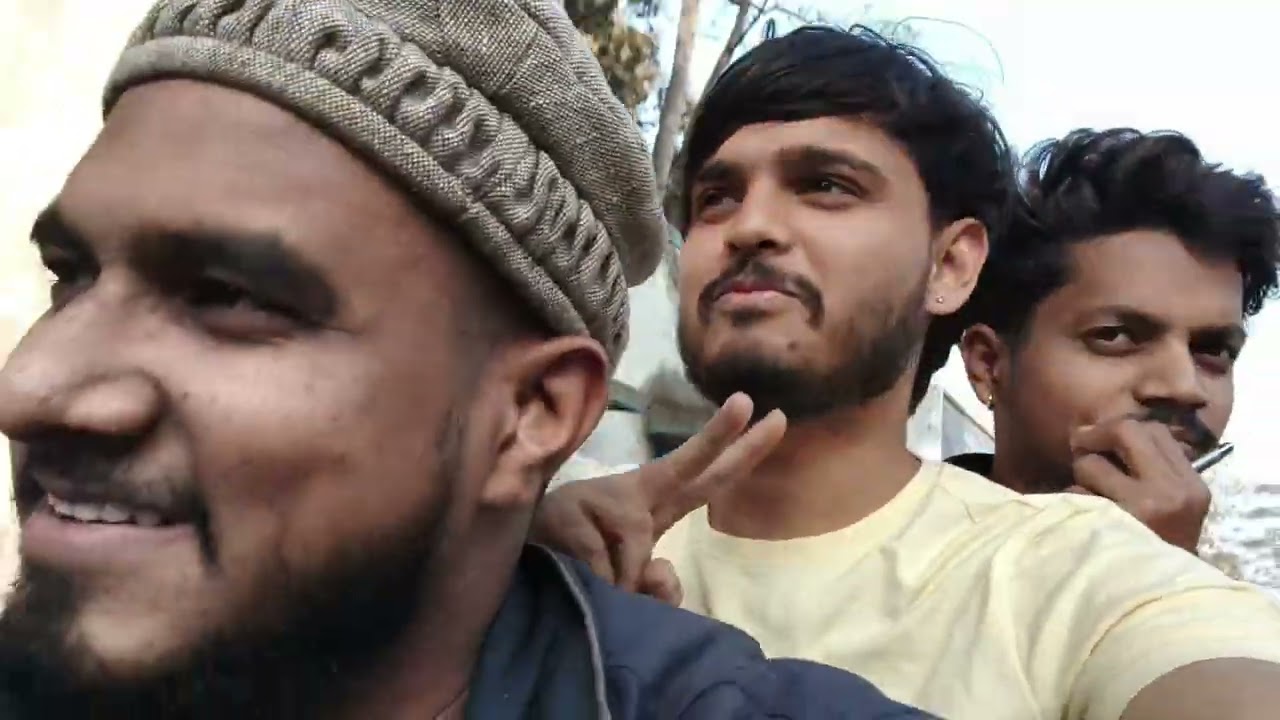 Thora masti karte hua😅...