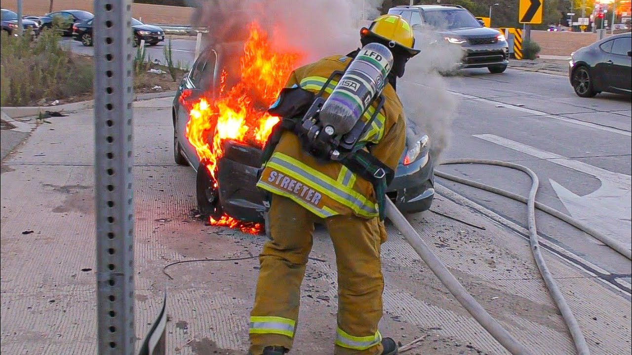 LAFD Engine 19: Auto Fire (Brentwood)