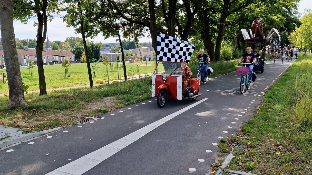 Parkstadroute geopend met 34 kilometer lange theatervoorstelling