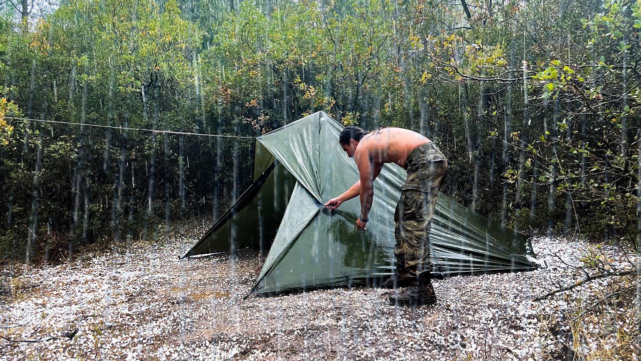 Индивидуальный кемпинг под проливным дождем - Гром в лесу, Сон под расслабляющий звук дождя, Asmr