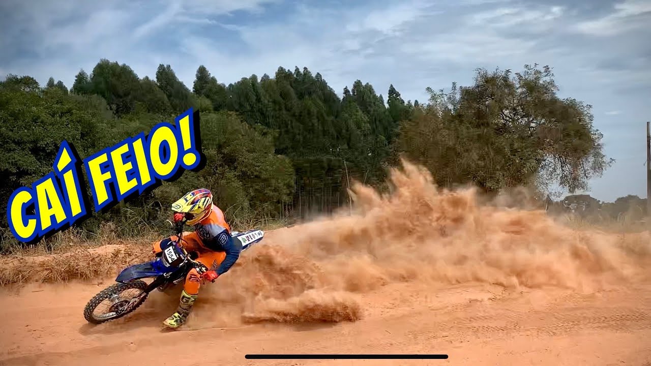 Caí feio! Quebrou a moto. (Leandro Silva 14)