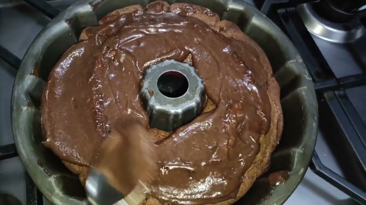 اجمل كيكه بصوص الشيكولاته موفر ومعلقتين كاكاو ونصف كوب زيت واجمل شوكولا ❤🍫❤🍫❤🍫🌹👍🏼👍🏼