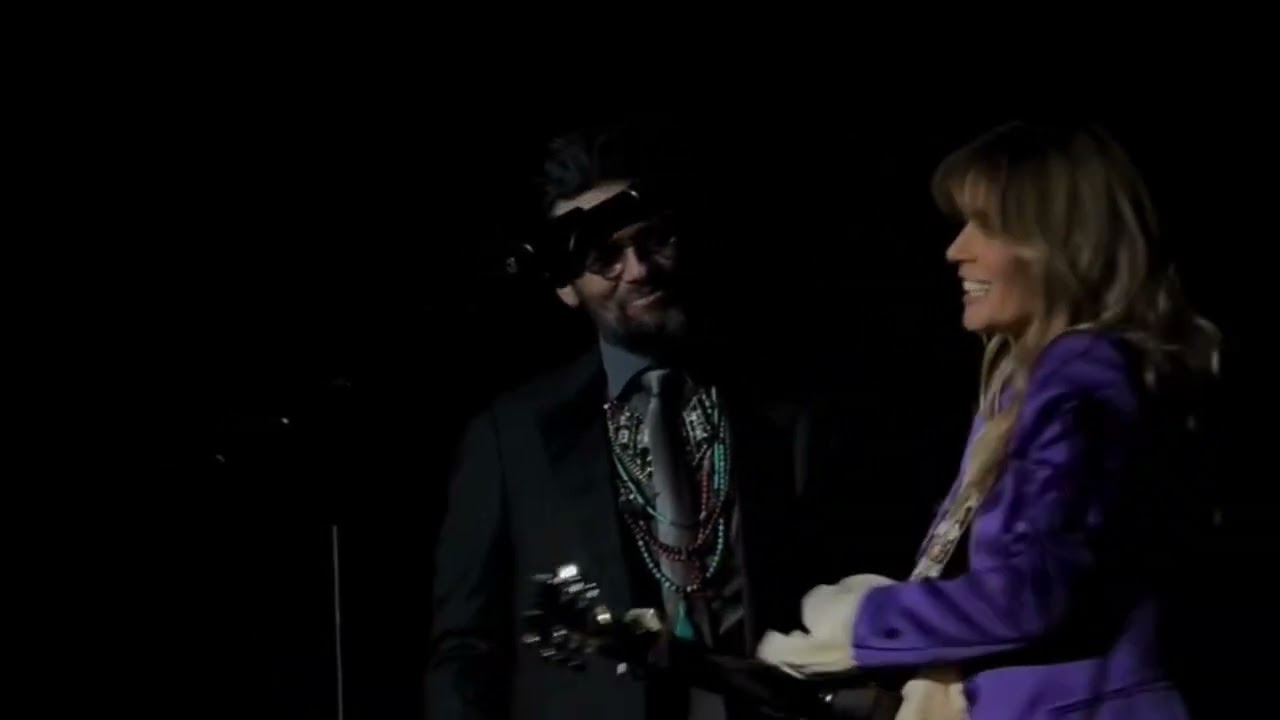 Draco Rosa y Kany García cantando Cruzando Puertas y Para Siempre