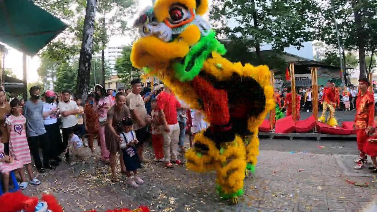 Chiều Mùng 1 Tết, Nhơn Nghĩa Đường
