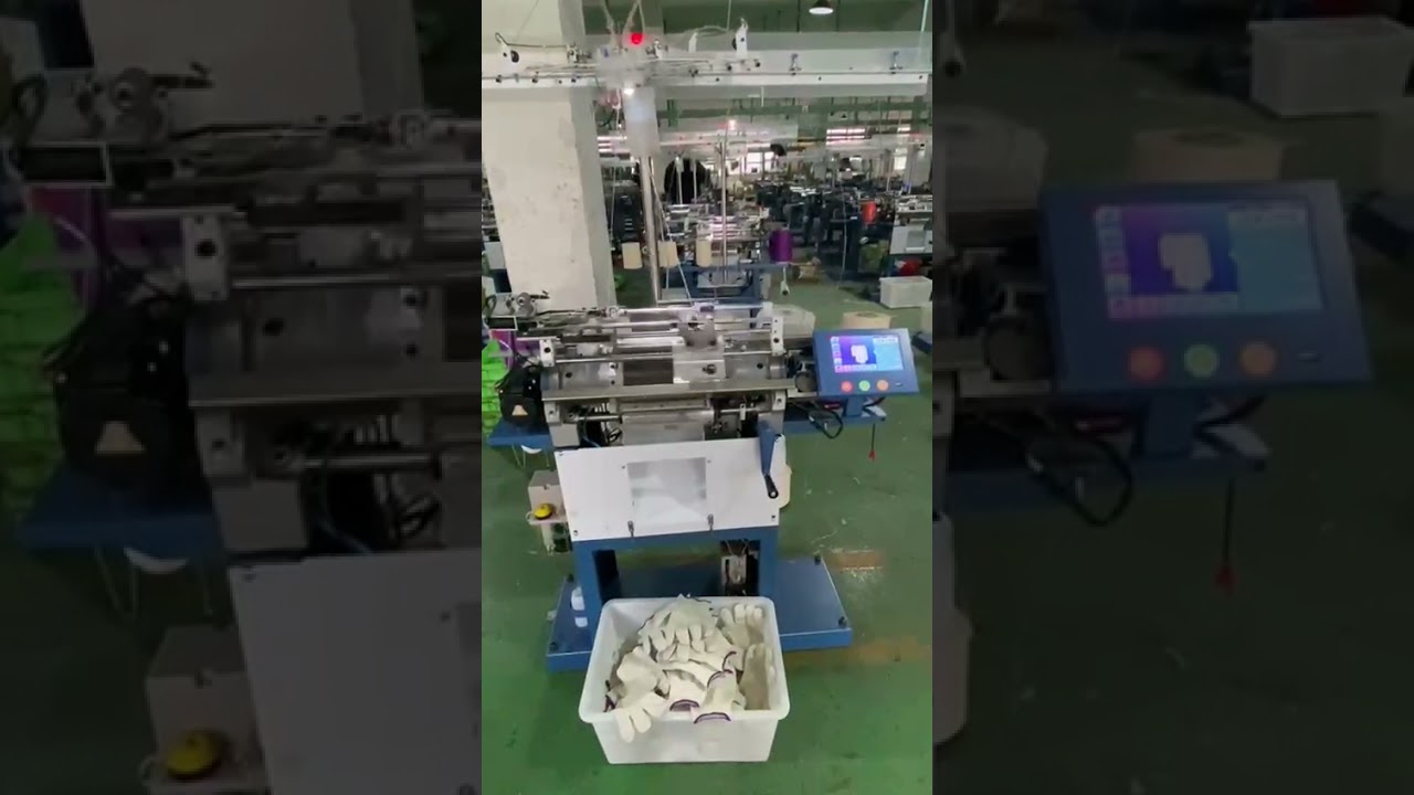 7G glove knitting machine with overlock function