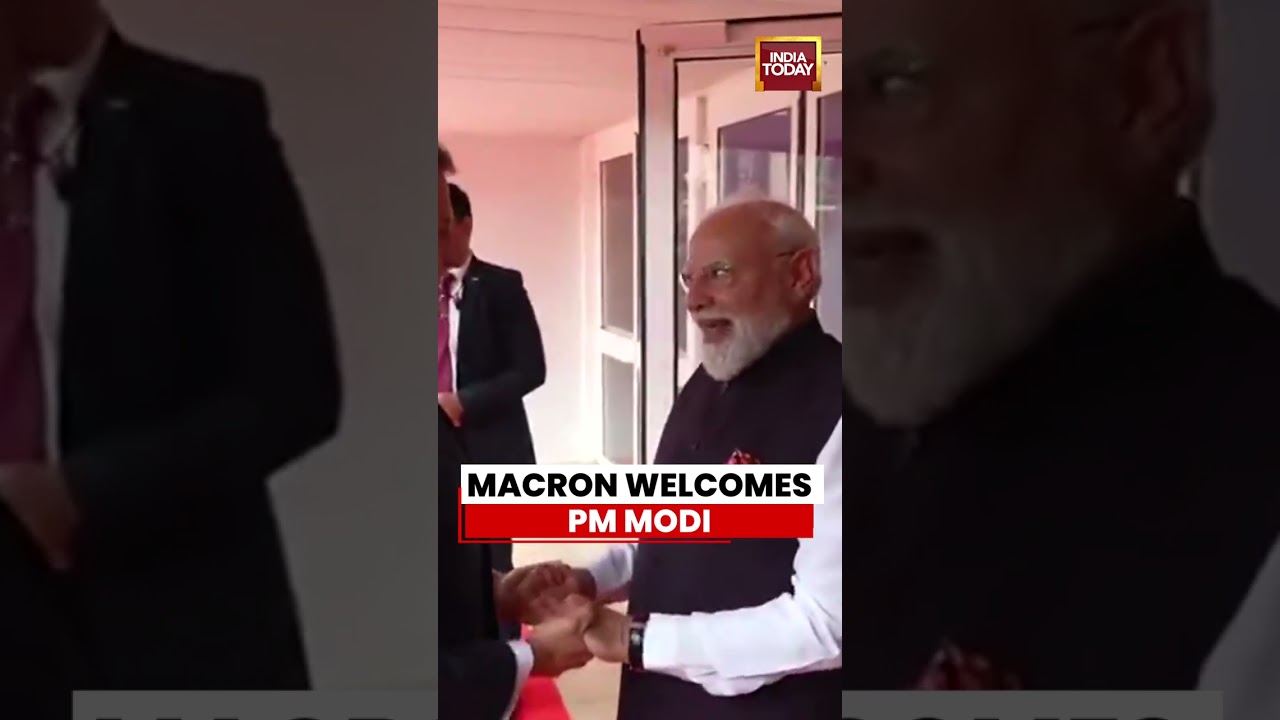 French President Emmanuel Macron Welcomes PM Modi with a Hug in France | PM Modi In France