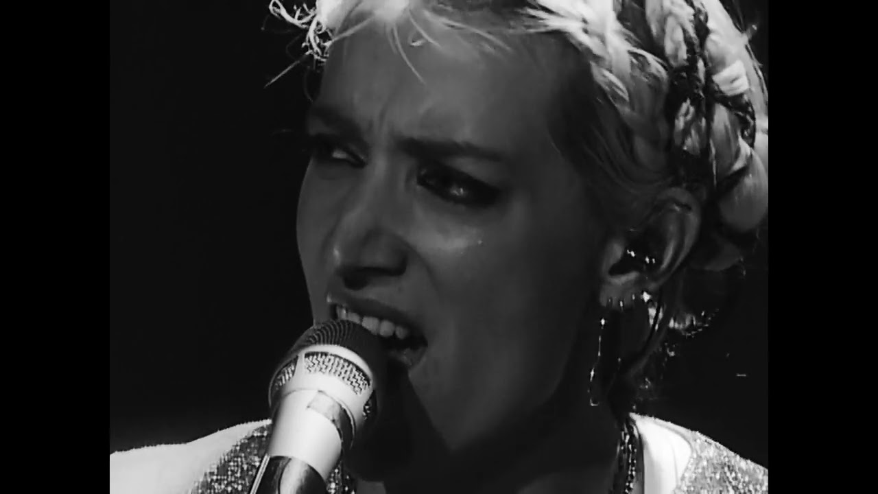 Evelinn Trouble (CH) &mdash; Live at ESNS 2022