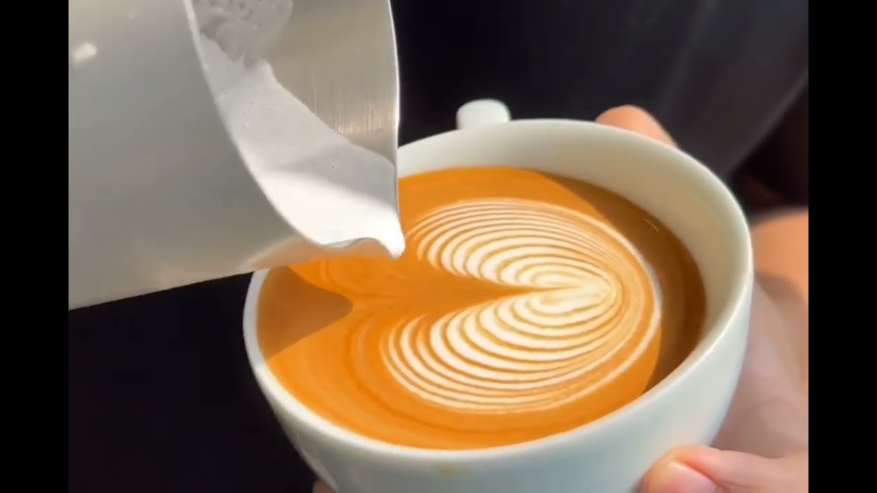 Wing Rose 🌹 Latte Art 🎨 [ Barista @zkings1019 ]