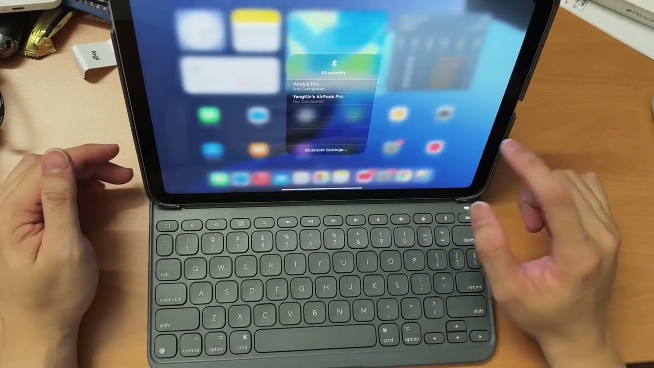 Logitech Slim Folio For iPad A16 Unboxing And Quick Review