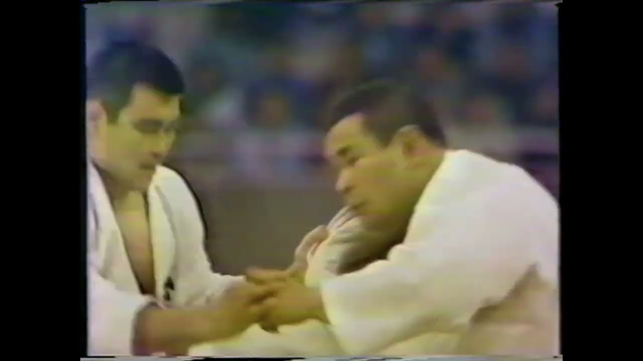 佐藤宣践 vs 遠藤純男（1974年全日本柔道選手権、準決勝）