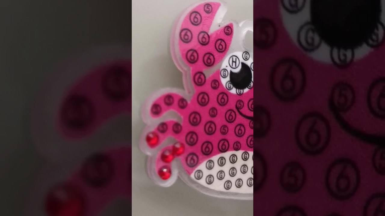 Making gem keychains. #keychain #diamondpainting #gems