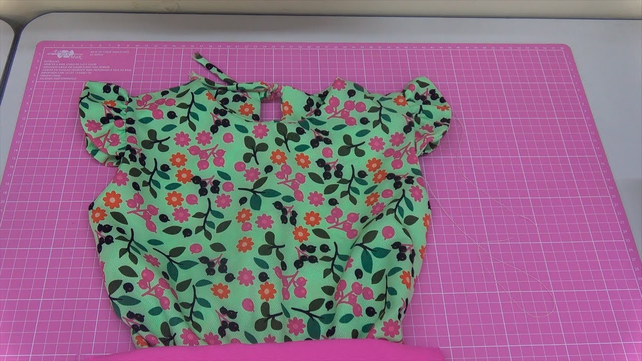 Blusa infantil com manga franzida