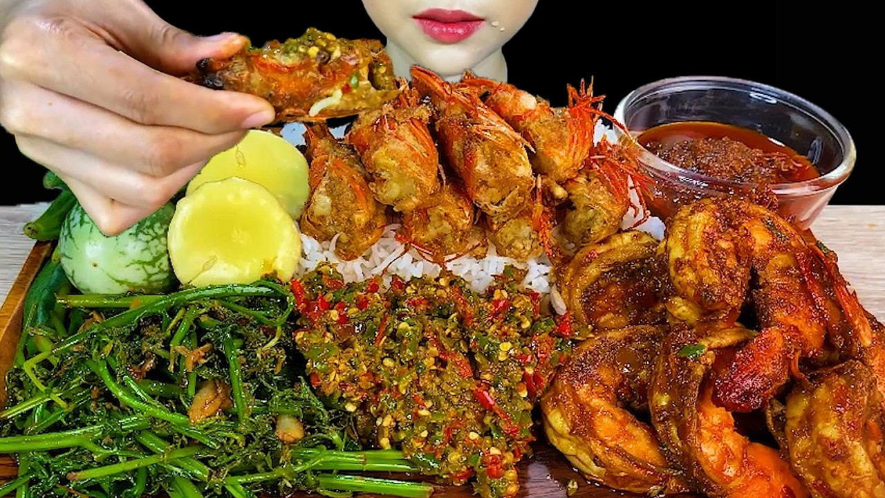 EATING GREEN VEGGIES||SPICY SHRIMP, SPICY CHILLI SAUCE