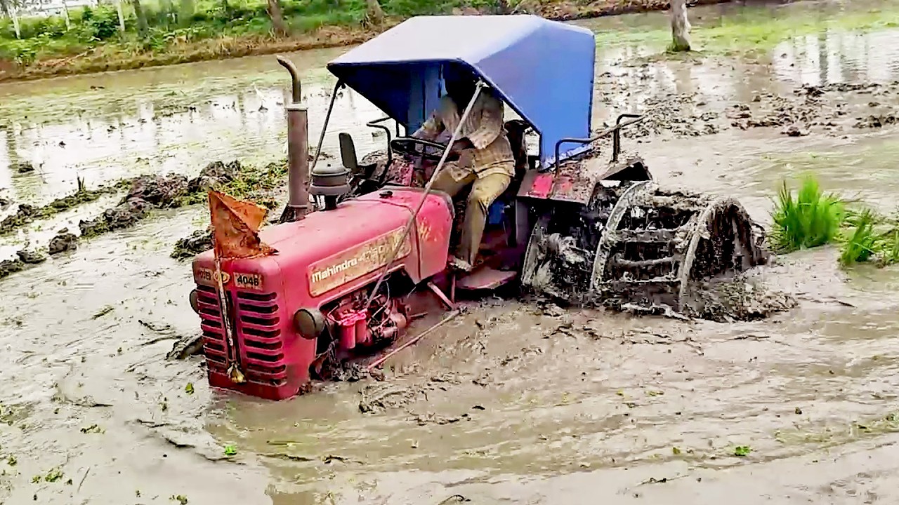 Tractor Videos - Tractor Stuck in Deep Slime! Live Streaming