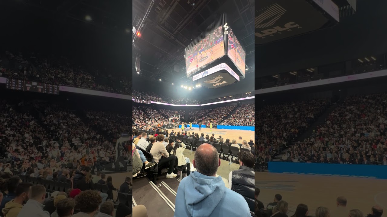 LDLC ARENA pleine pour battre le Bar&ccedil;a !! #euroleaguebasketball #basketball #asvel #bar&ccedil;a