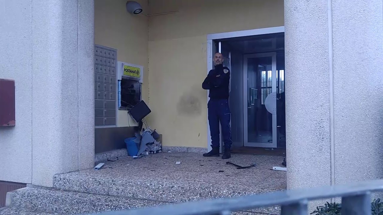 Toritto, doppio colpo della banda della Bmw
