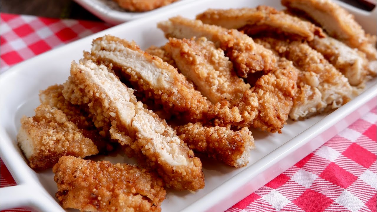 How to Make the Crunchiest Taiwanese XXL Fried Chicken! 台湾超大鸡扒 Chinese Crispy Chicken Recipe