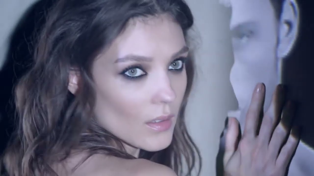 Givenchy Ange Ou Démon Le Secret con Kati Nescher e Harvey Newton Haydon TV Spot Perfume 58''