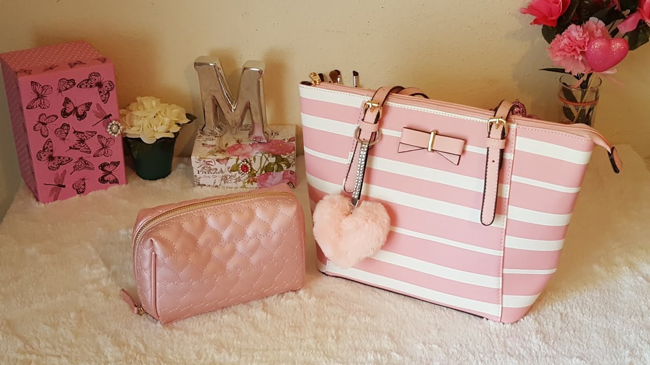 What's In My Purse June 2017
