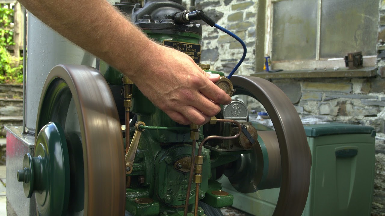 Petter M 1923 running