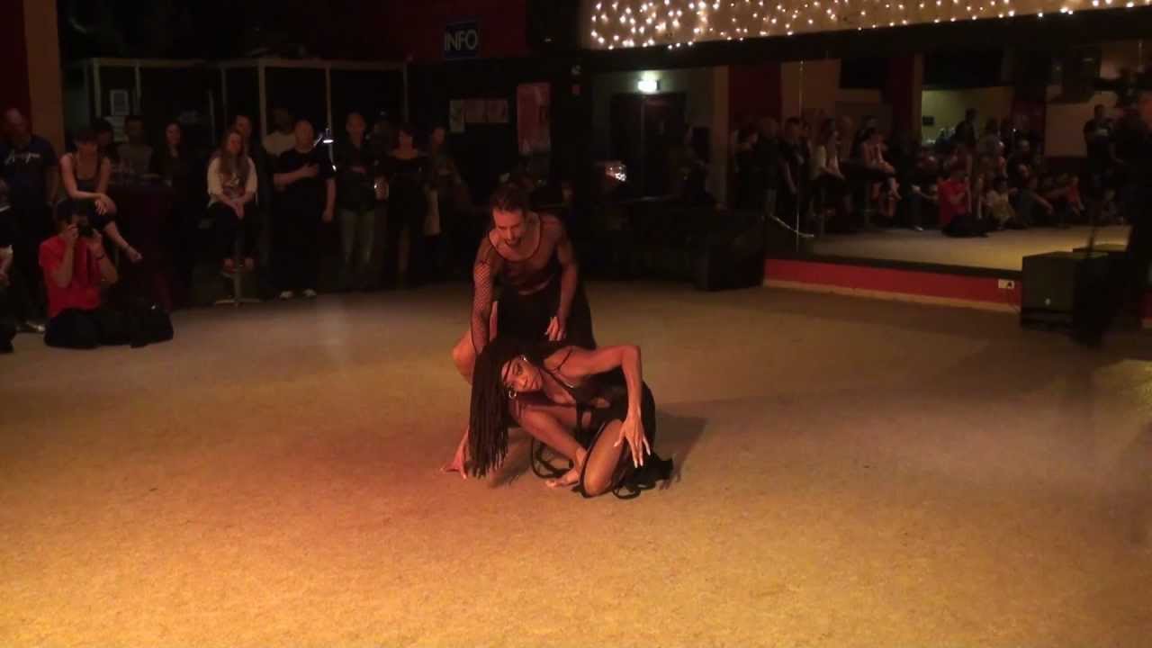 Dos Bailadores Brazilian Zouk party deel-2  Willem Engel & Aronnette Martis 17-11-2012