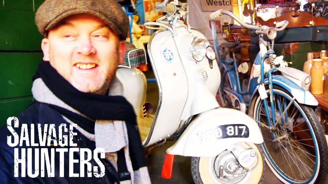 Drew Wheelie Loves His Vintage Bikes! | Salvage Hunters