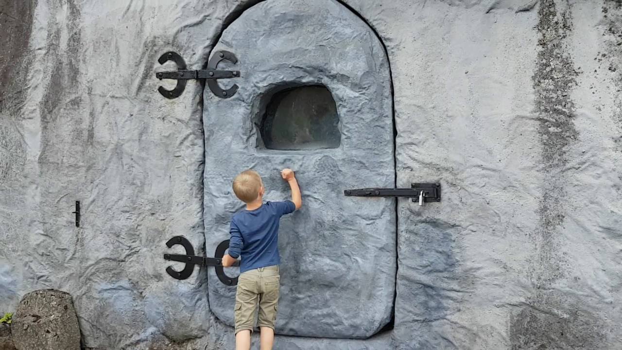 Trollet sin hule p&aring; Hunderfossen