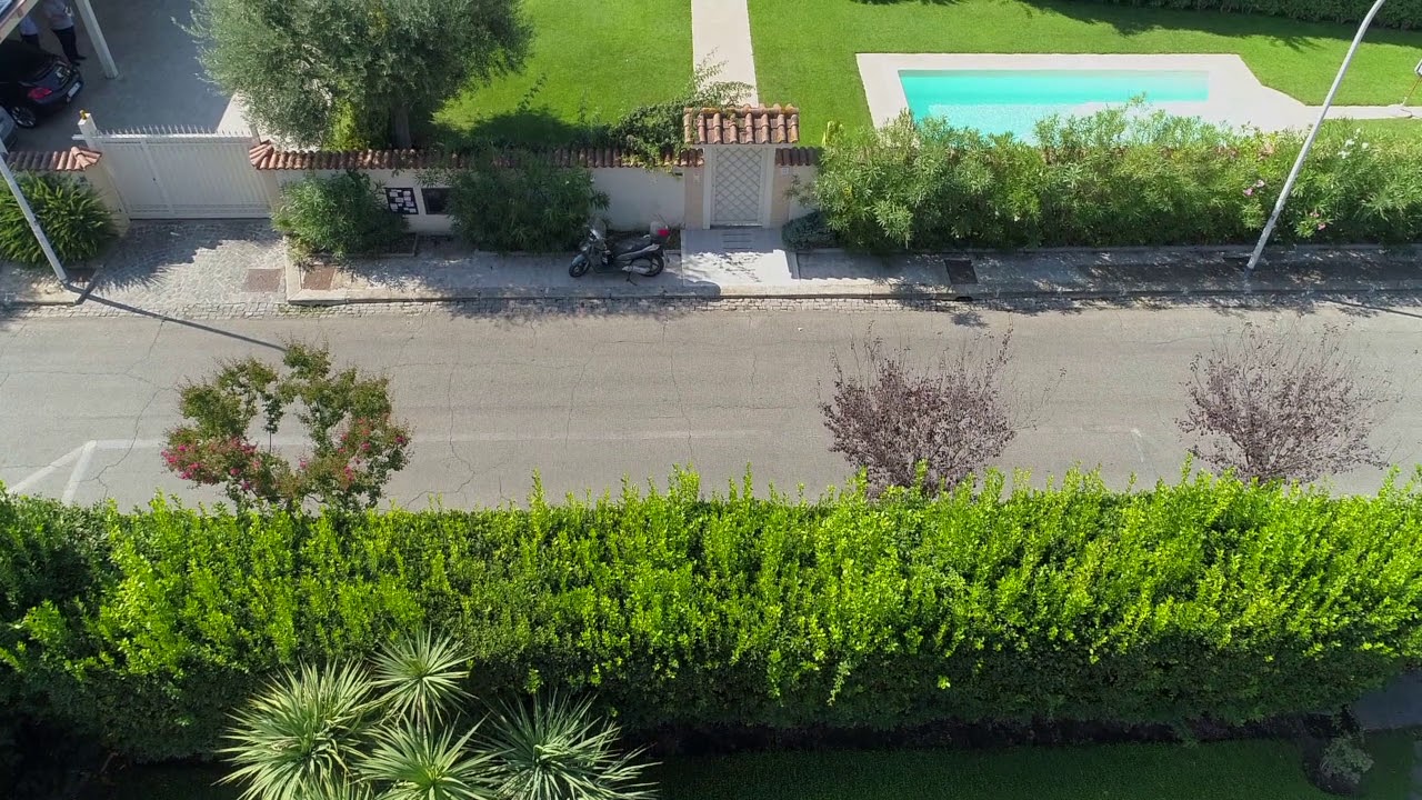 Alessio Pietrobono VILLA CON PISCINA AXA