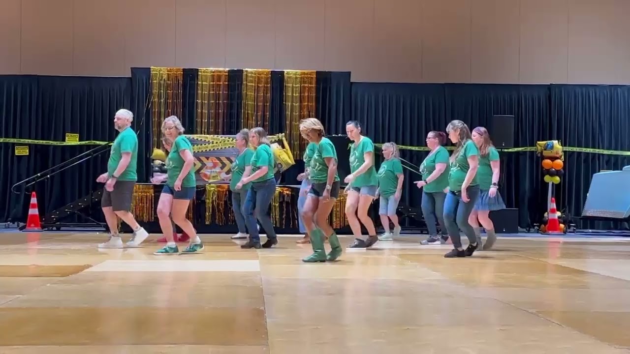 Toxic beginner/improver level line dance.