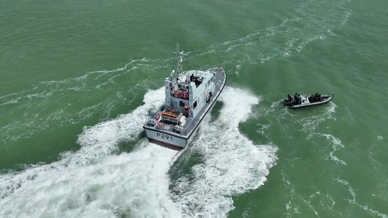 P291   HMS Puncher