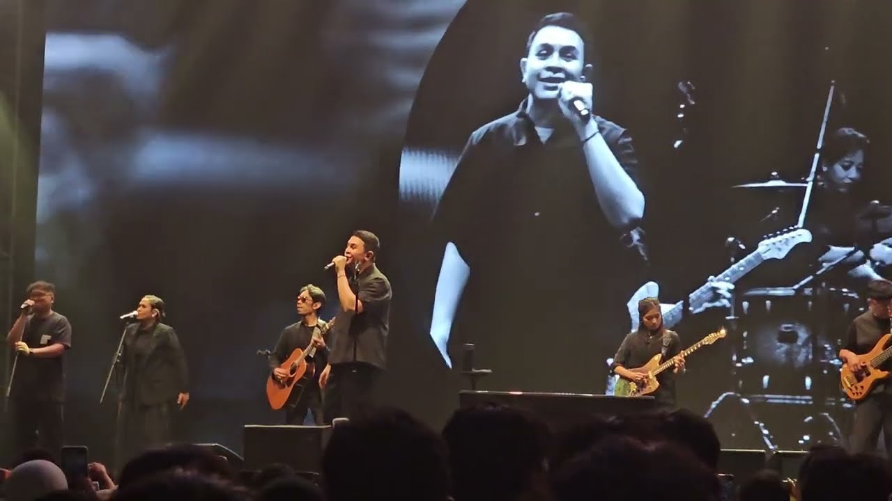 Tulus Live at SpecThera Tennis Indoor Senayan 12 Juli 2025