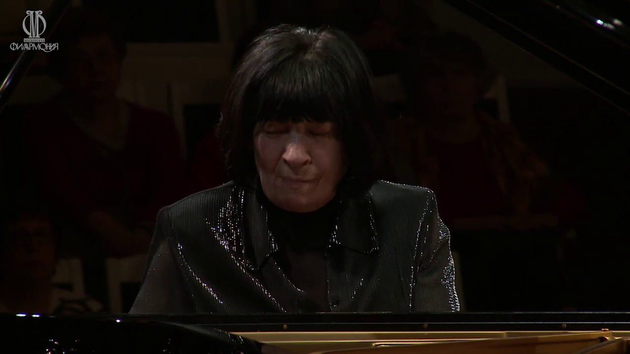 Eliso Virsaladze plays Beethoven Concertos 1&2