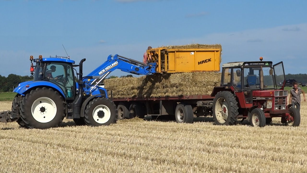 Case International power | Balen persen | Rozeboom | Pressing Bales | Flevoland | 2015