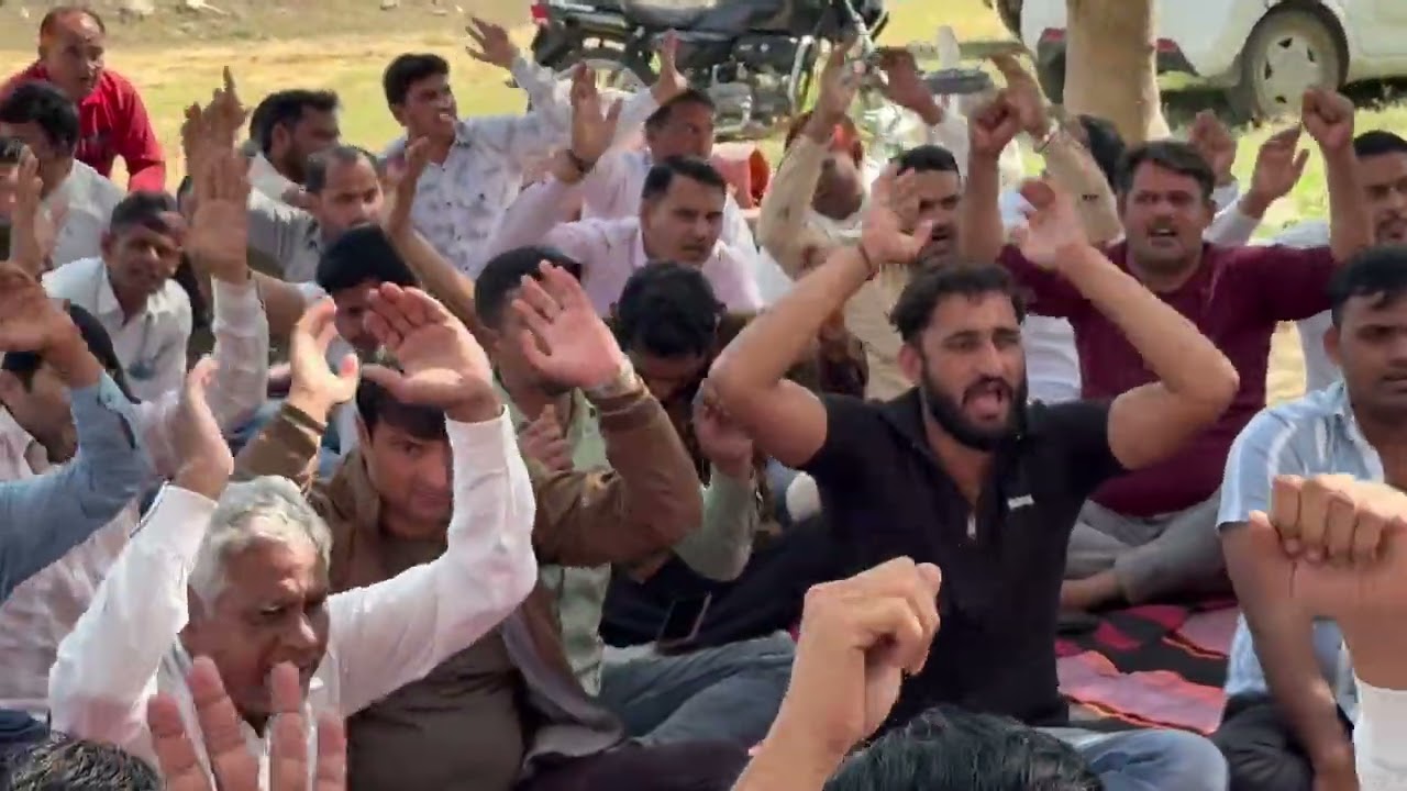 बिजली  विभाग के जुझारू नेताओं ने कर्मचारियों में जोश भरने का काम किया 