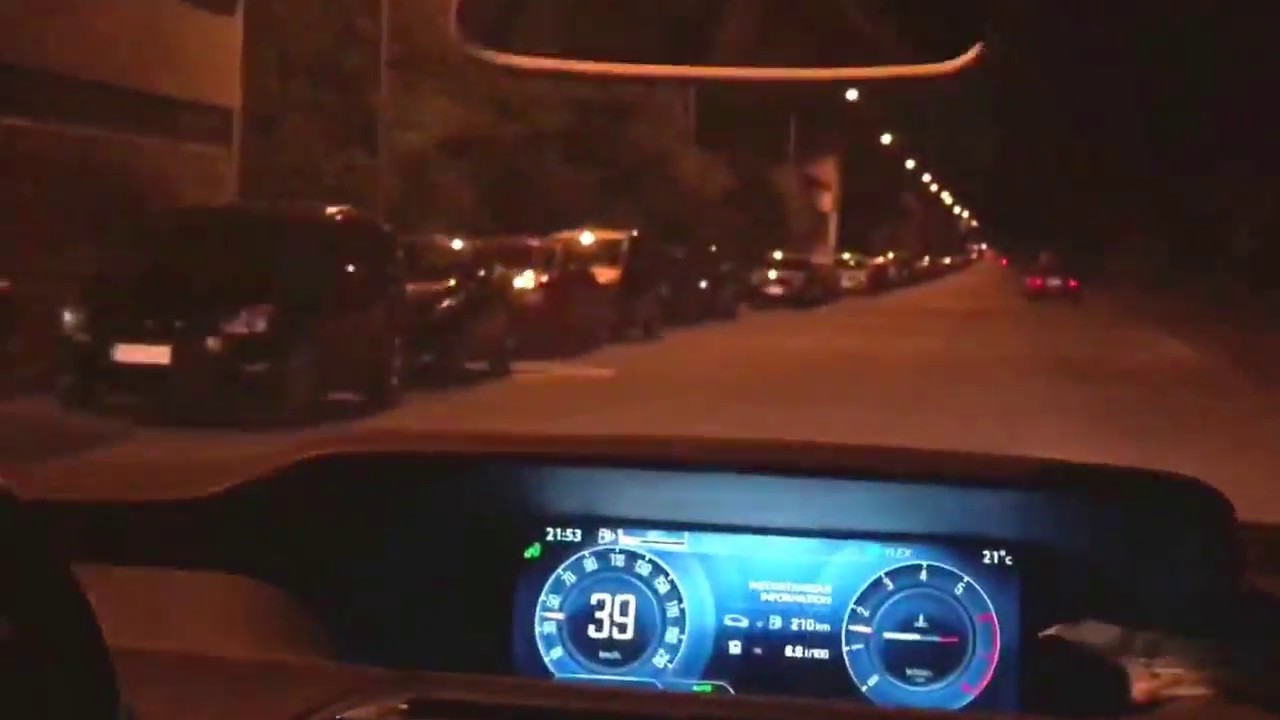 Sopenkorpi ja Cheek -konserttivieraiden autot...