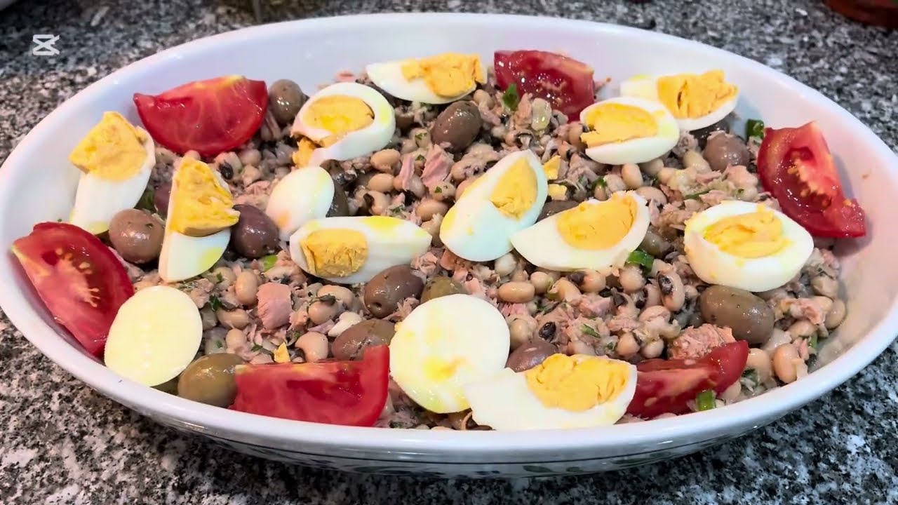 Salada feijão frade e atum! Prato português delicioso 