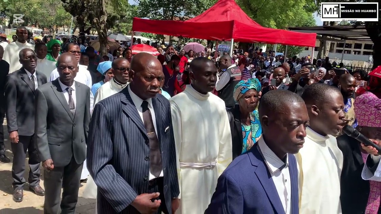 QUATRO DIÁCONOS E QUATRO PADRES SÃO ORDENADOS NO SANTUÁRIO DE NOSSA SENHORA DE FÁTIMA, HUAMBO.