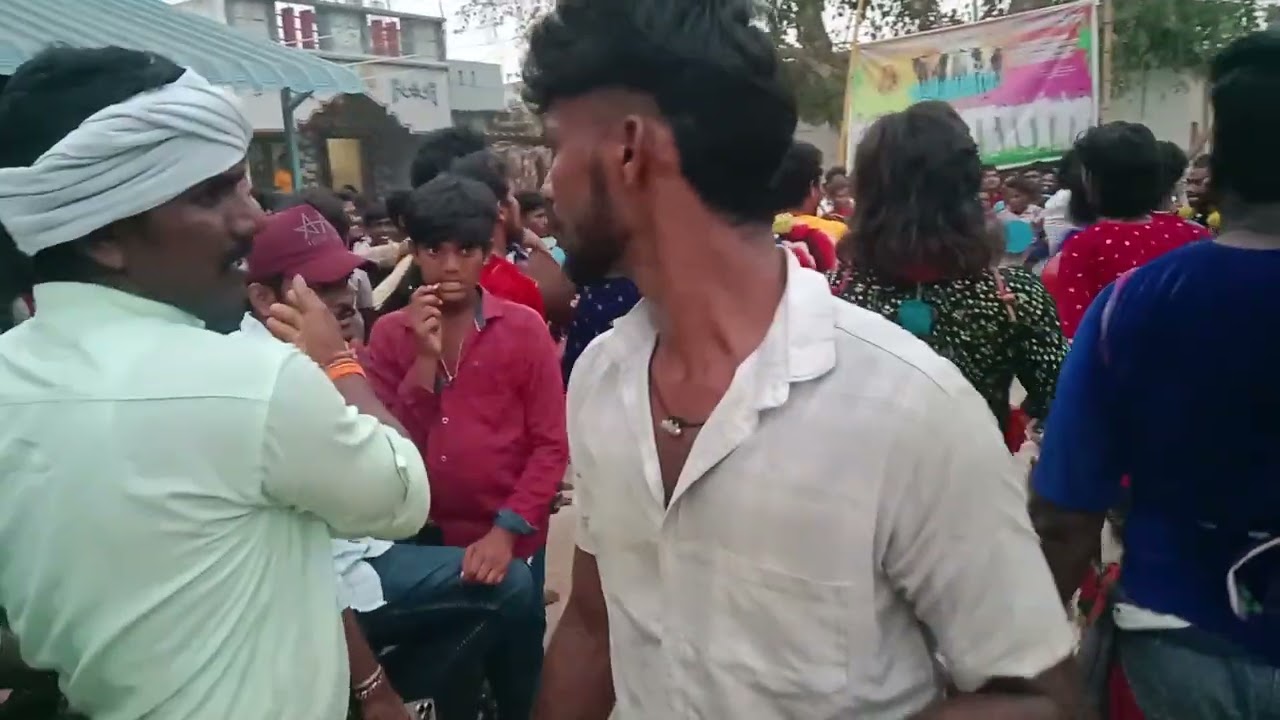 ఇడదాసరి సూర్యనారాయణ గడసాం (గురువు) దత్తి పోటీ గావు పాలేటులో సెల్ 9493640822