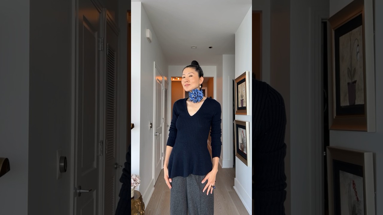 Easy scarf hack that you need to know. #scarf # womenover50#shorts #styletips